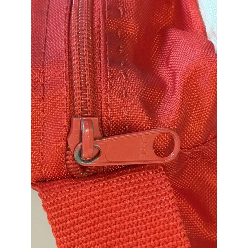 Vintage Rare Kangaroos Roos Travel Bag Red/White Hard to Find!! FREE SHIPPING